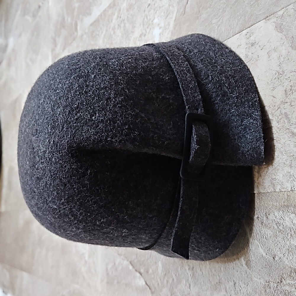 Nordstrom 100% Merino Wool Hat. EUC.